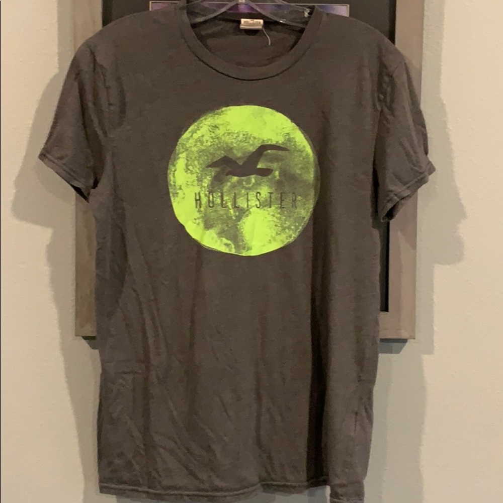 Hollister t-shirt